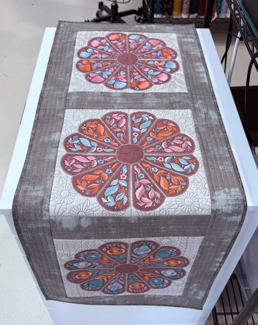 Dresden Table Runner w/Sandy Zeleznik - January 6 & 30, 2026 10:30am - 4:30pm WILMINGTON